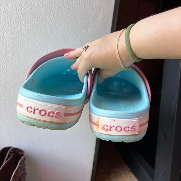 CROCS teal and pink color with 6 different pops. - Picture 6 of 17